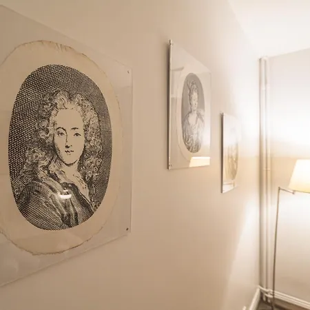 Le Tambour Lumineux Au Centre De Apartman *