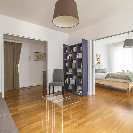 Le Tambour Lumineux Au Centre De Apartman