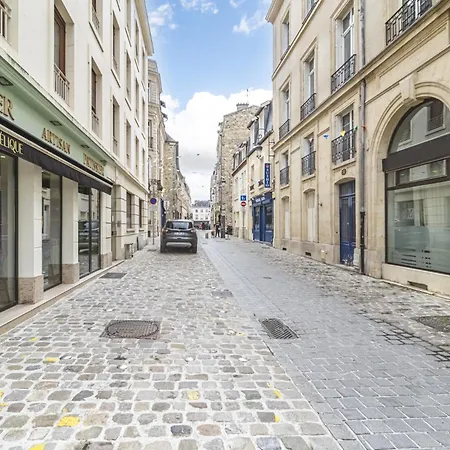 Le Tambour Lumineux Au Centre De *