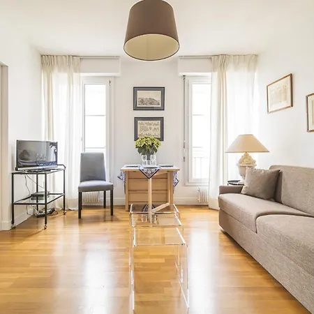 Le Tambour Lumineux Au Centre De Apartman *