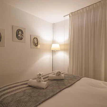 Le Tambour Lumineux Au Centre De * Reims