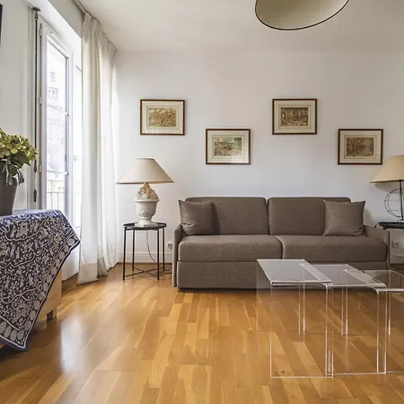 Le Tambour Lumineux Au Centre De * Reims