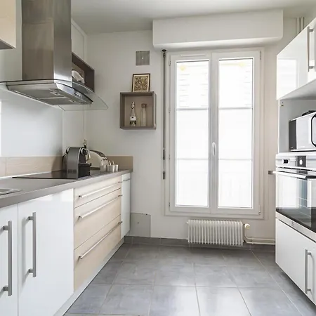 Le Tambour Lumineux Au Centre De Apartman